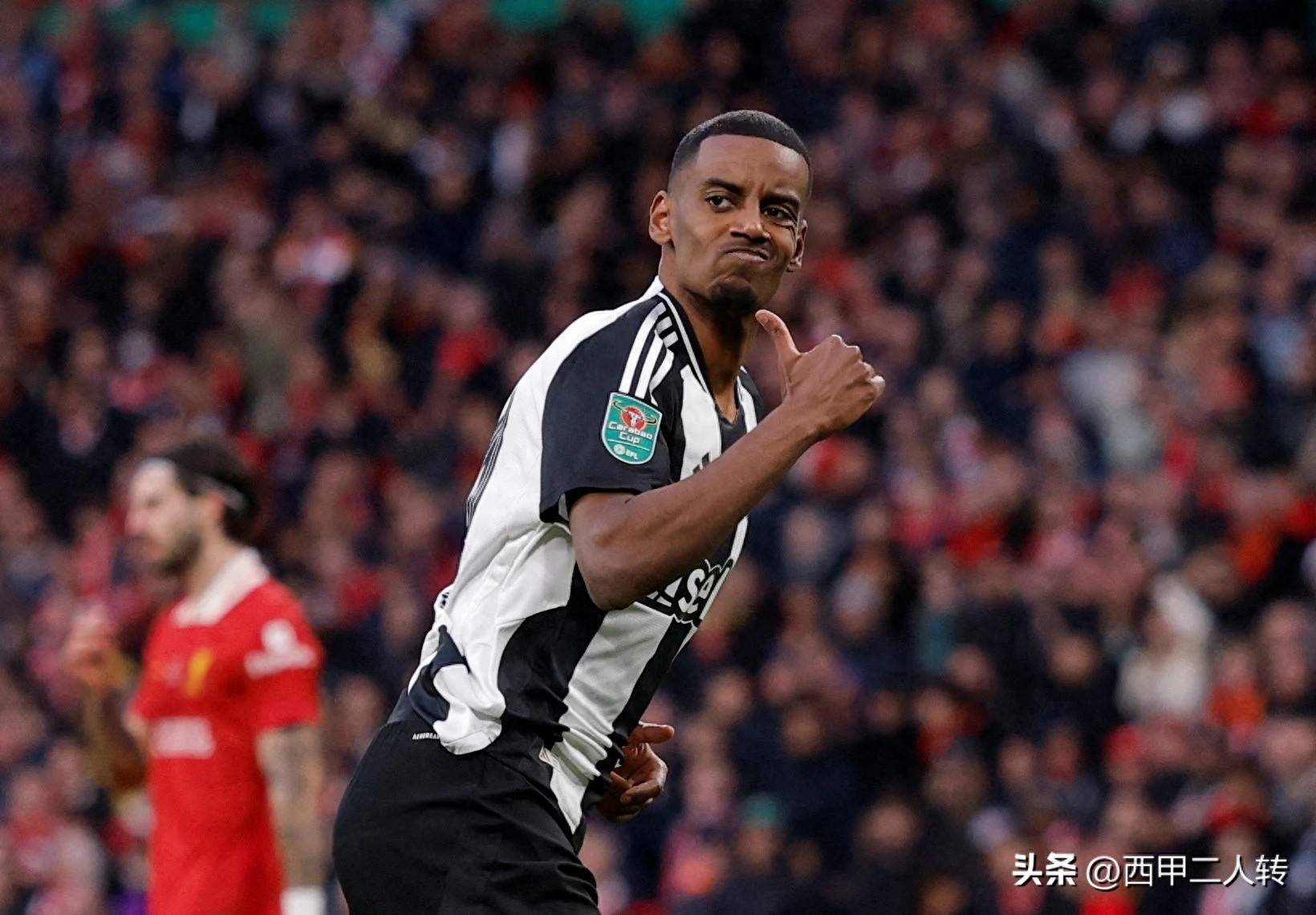 纽卡斯尔训练开放日，转会期绝杀压哨引欢呼，社区盾在即，赛季目标并未改变(军事训练转型五个转变)