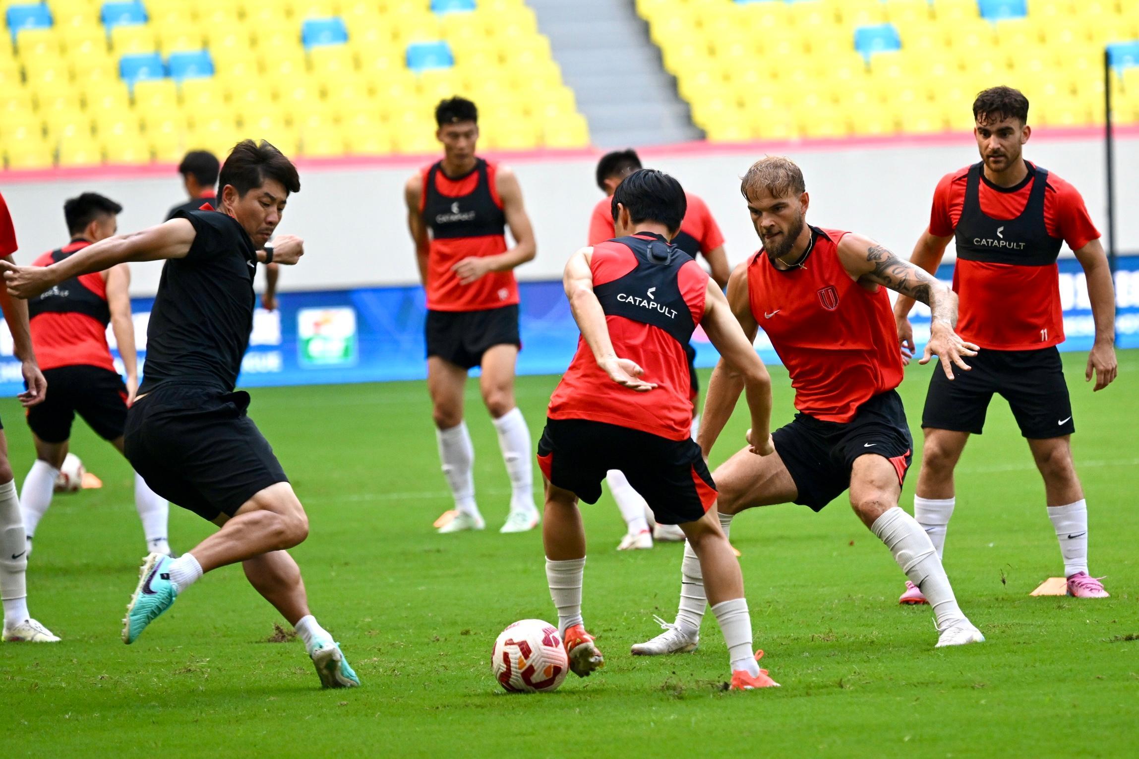 成都蓉城足球比赛活动过程描述