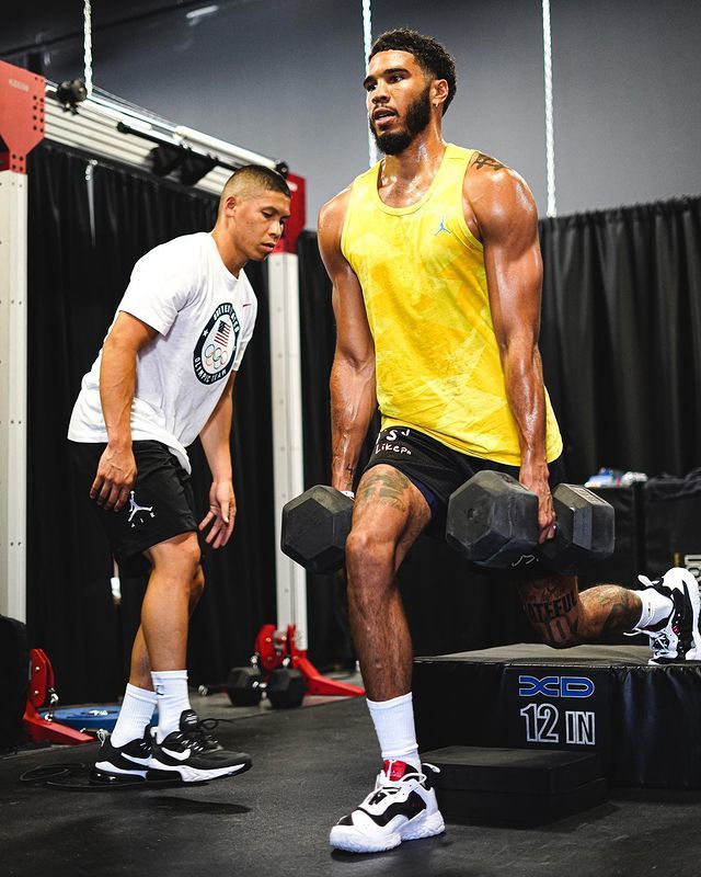 克里夫兰骑士训练开放日,窗口期止住颓势引欢呼,德甲在即,训练强度明显提升(克里夫兰骑士vs波士顿凯尔特人) 克里夫兰骑士训练开放日,窗口期止住颓势引欢呼,德甲在即,训练强度明显提升(克里夫兰骑士vs波士顿凯尔特人)