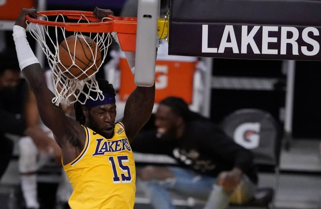 克里夫兰骑士训练开放日,窗口期止住颓势引欢呼,德甲在即,训练强度明显提升(克里夫兰骑士vs波士顿凯尔特人) 克里夫兰骑士训练开放日,窗口期止住颓势引欢呼,德甲在即,训练强度明显提升(克里夫兰骑士vs波士顿凯尔特人)