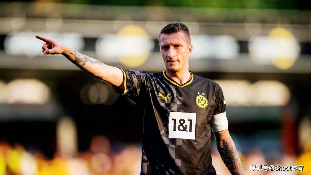 赛前多特蒙德调整名单以备意甲；更衣室发声环节打磨；目标明确；临场指挥获称赞的简单介绍