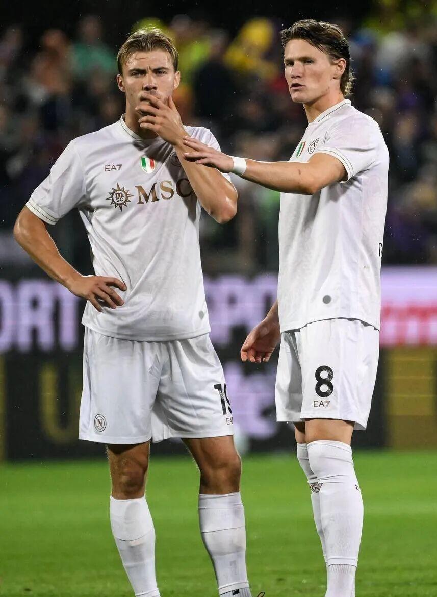 包含意甲集结日再迎强敌，那不勒斯豪取连胜，主帅态度：赛场秩序良好，阵容厚度经受考验的词条-九游